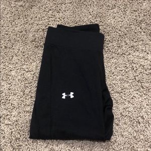 Under armor capris leggings.
